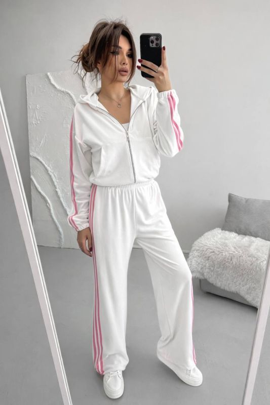 Велюровый костюм