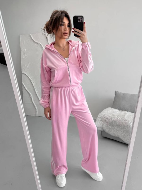 Велюровый костюм