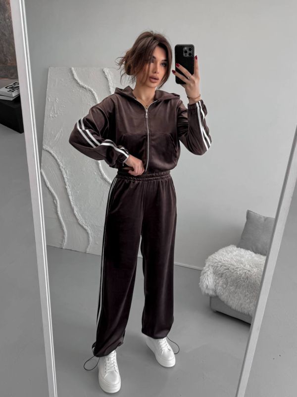 Велюровый костюм