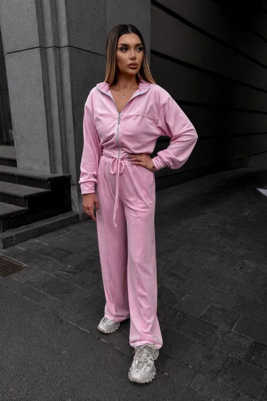 Велюровый костюм