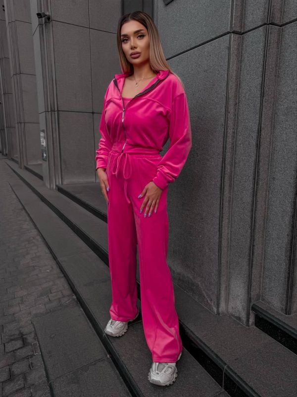 Велюровый костюм