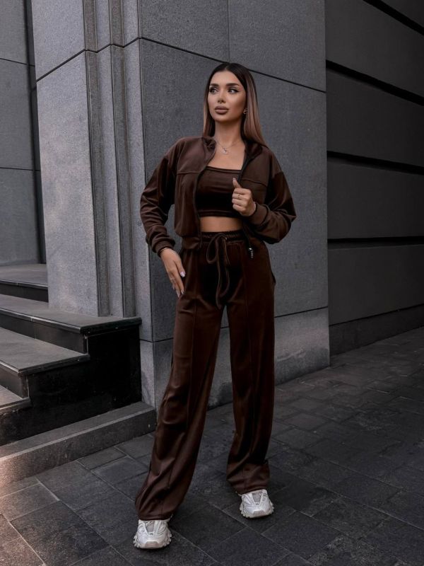 Велюровый костюм