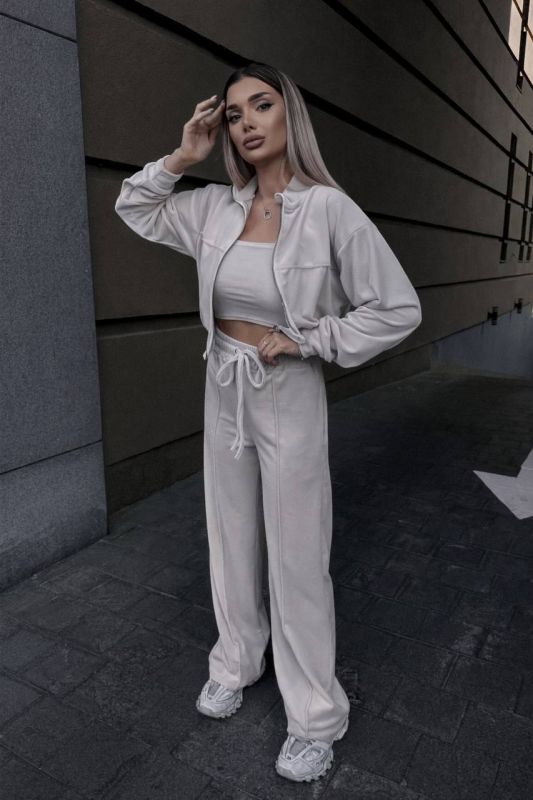 Велюровый костюм