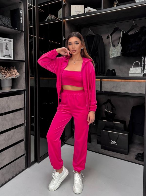 Велюровый костюм