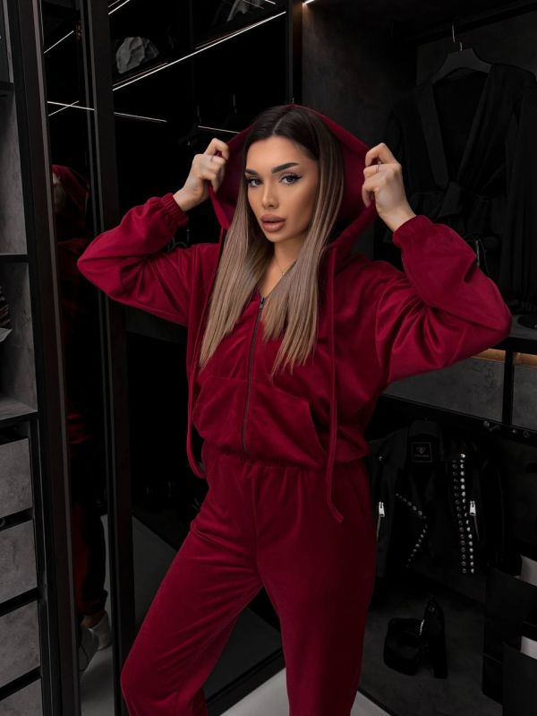 Велюровый костюм