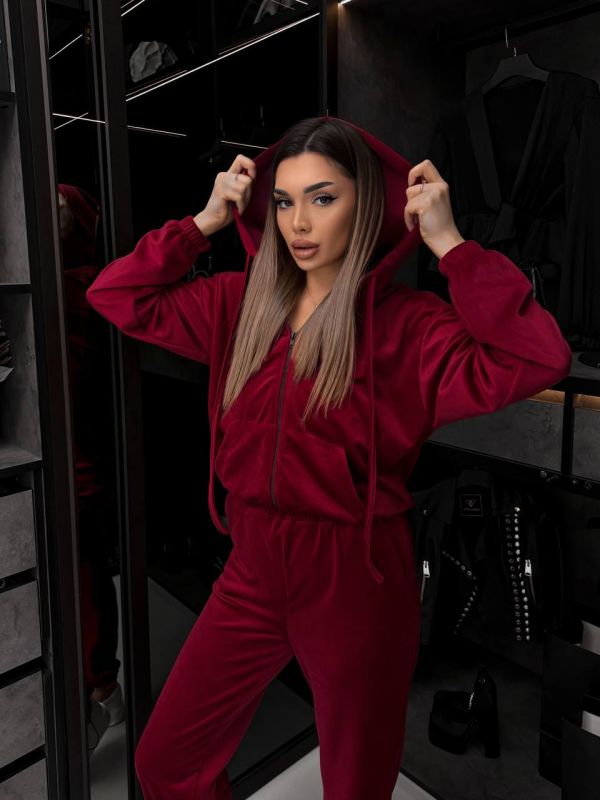 Велюровый костюм