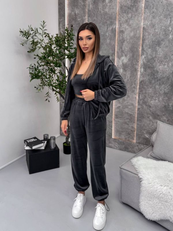 Велюровый костюм