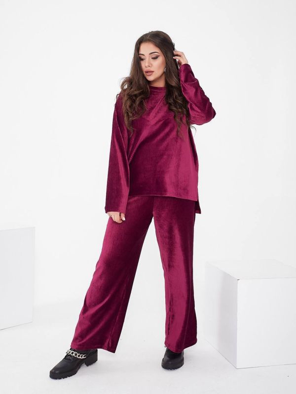 акція Велюровий костюм