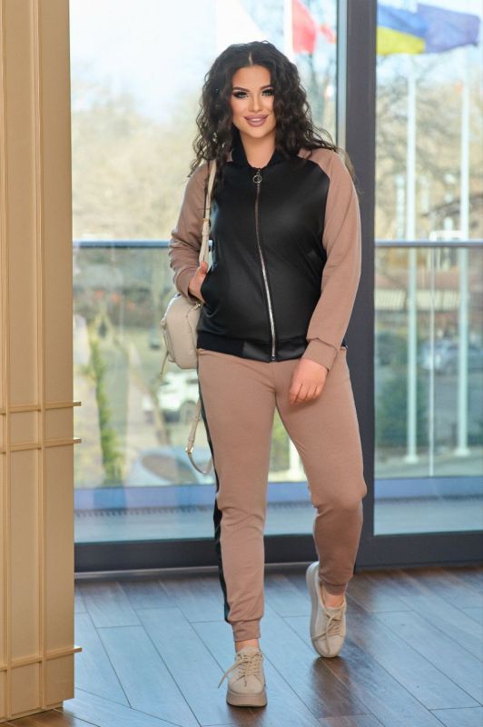 ЗНИЖКИ Костюм екошкіра