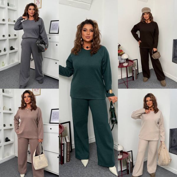 Новорічні знижки Костюм Арт 4724 х Тканина ангора в'язка (щільна) мокко 54-56,58-60 світлий 54-56,58-60 бежевий(Таш) 54-56,58-60 смарагдовий 54-56,58-60 графітовий 54-56,58-60 Шоколадний 58-60 Костюм штани талія на резинці, з двома кишенями. Кофта рукав реглан. Тканина приємна до тіла, м'яка, тепла, не колеться.