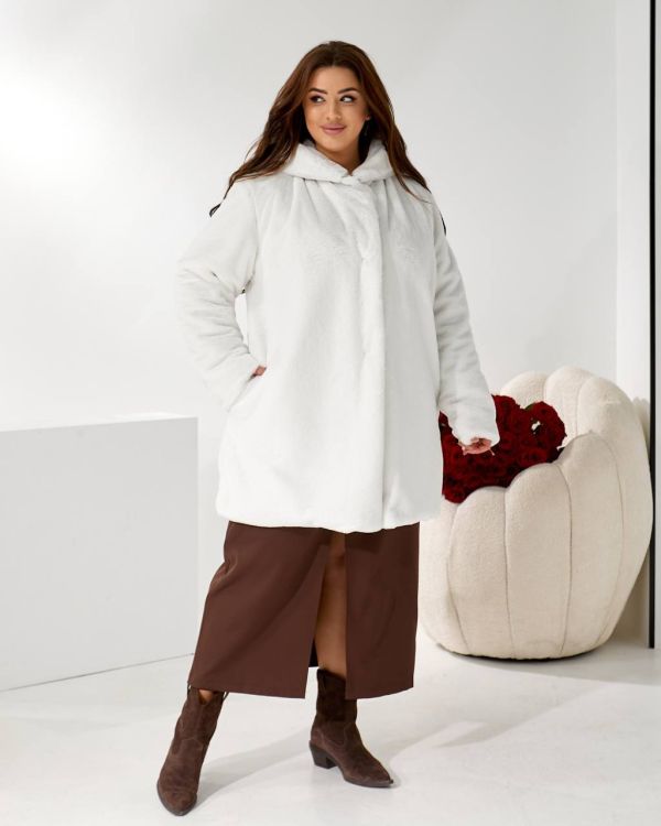 Неймовірно м’яка, стильна й тепла 🤍 Екошубка з екохутра “кролик” — це не просто верхній одяг, це від